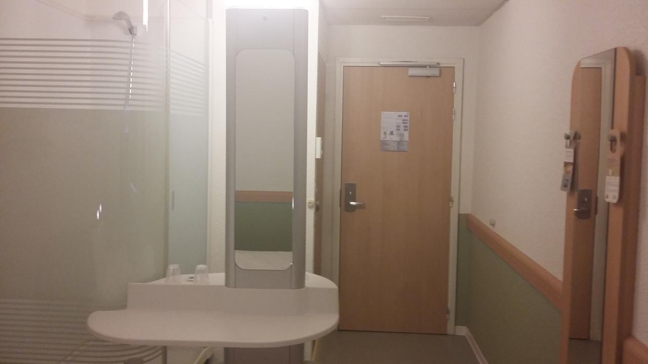Ibis Budget Монбельяр Экстерьер фото